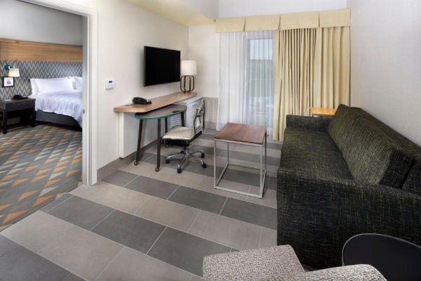 Holiday Inn & Suites Arden-Asheville Airport image 12